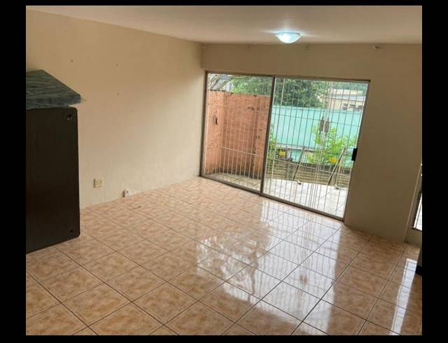 2 BEDROOM DUPLEX FOR SALE IN PRESTBURY